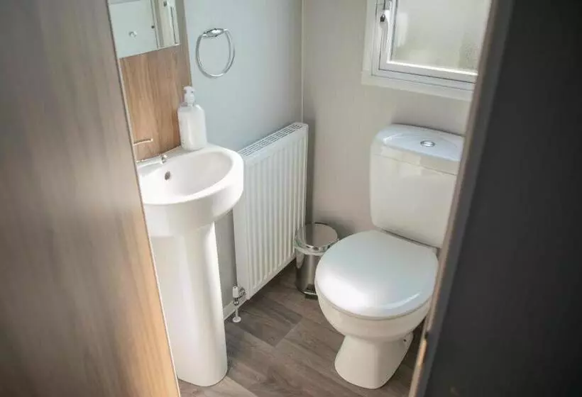 51 Lytchett Bay View, 3 Bed, Rockley Park Poole