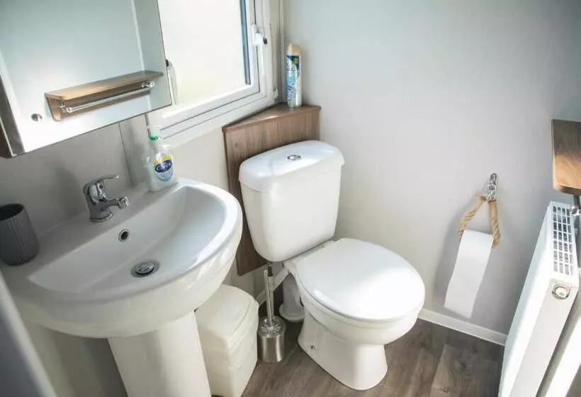 51 Lytchett Bay View, 3 Bed, Rockley Park Poole