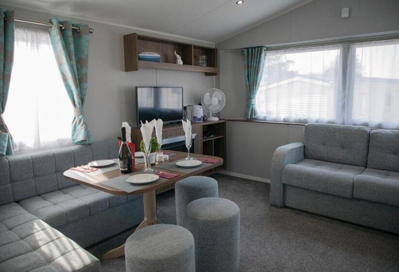 51 Lytchett Bay View, 3 Bed, Rockley Park Poole