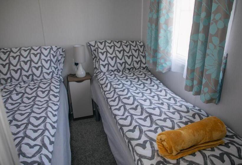 51 Lytchett Bay View, 3 Bed, Rockley Park Poole