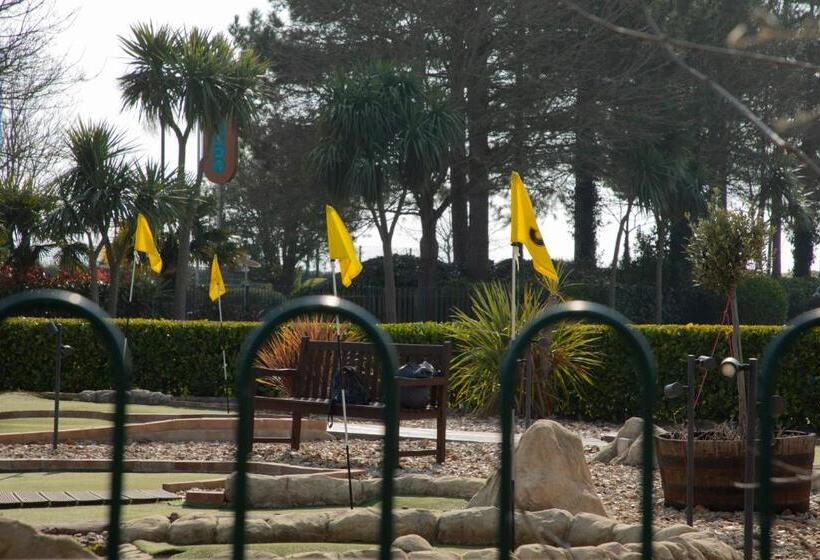 51 Lytchett Bay View, 3 Bed, Rockley Park Poole