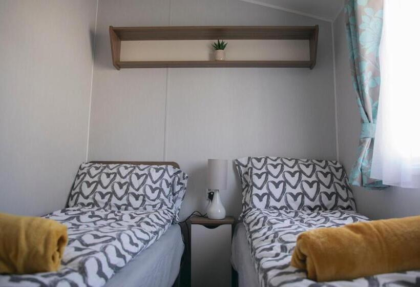 51 Lytchett Bay View, 3 Bed, Rockley Park Poole