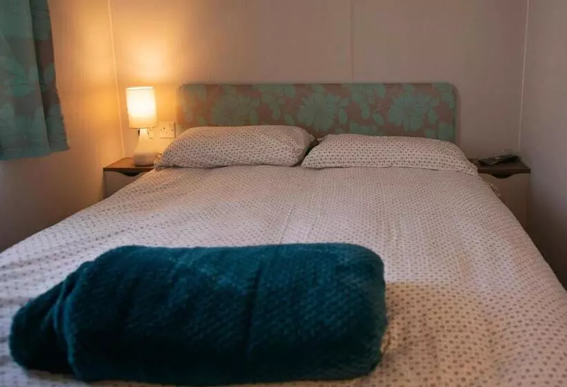 51 Lytchett Bay View, 3 Bed, Rockley Park Poole