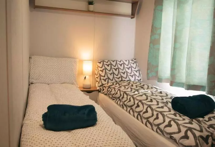 51 Lytchett Bay View, 3 Bed, Rockley Park Poole