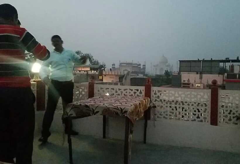 هتل Goroomgo Sai Palace Agra