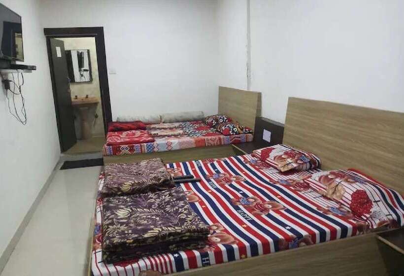 هتل Goroomgo Sai Palace Agra