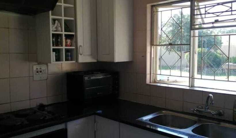 پانسیون Emperor S Inn