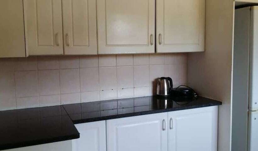 پانسیون Emperor S Inn