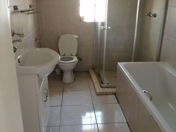 پانسیون Emperor S Inn