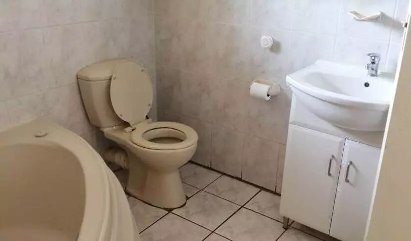 پانسیون Emperor S Inn