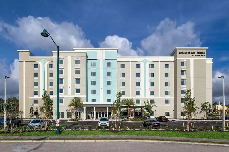 ホテル Towneplace Suites By Marriott Naples