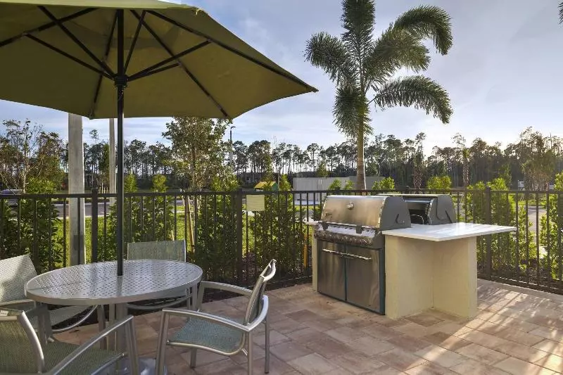 ホテル Towneplace Suites By Marriott Naples