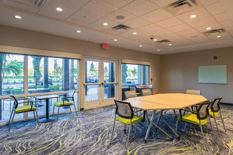 ホテル Towneplace Suites By Marriott Naples