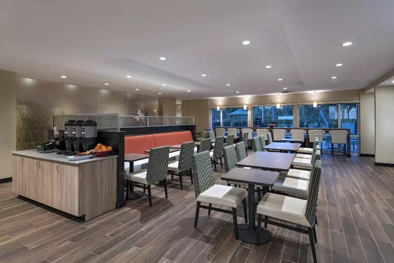 ホテル Towneplace Suites By Marriott Naples