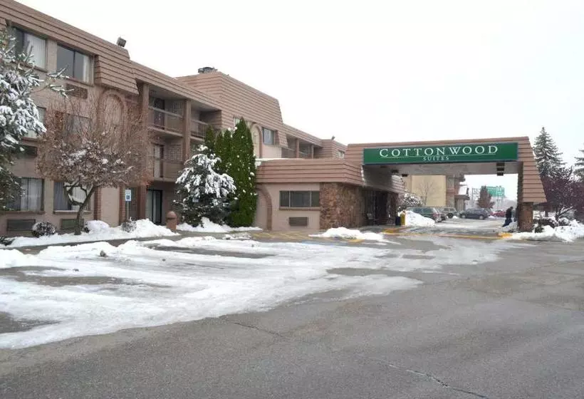 בית מלון כפרי Cottonwood Suites Boise Riverside Downtown