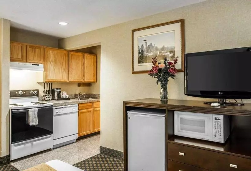 Quality Inn & Suites Hotel Seattle Center
