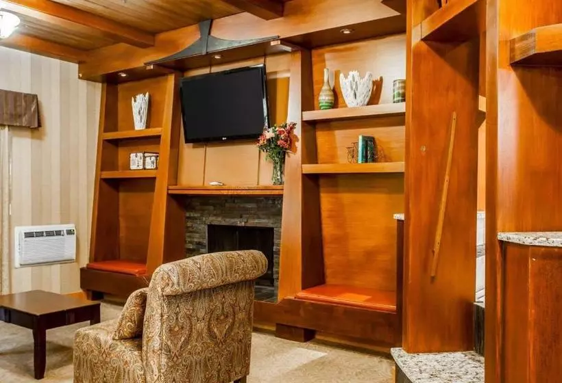 Quality Inn & Suites Hotel Seattle Center