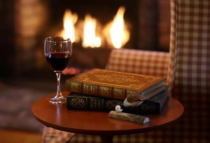 فندق Seven Sea Street Inn