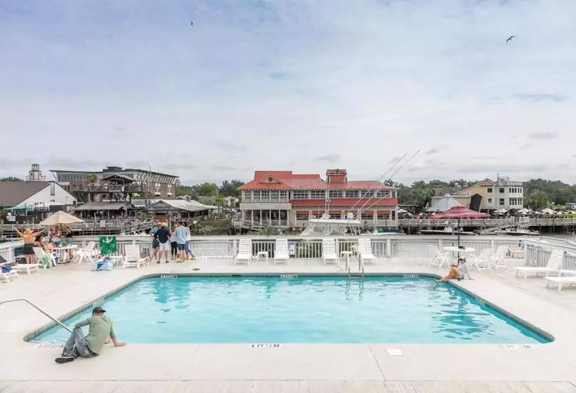 ホテル Shem Creek Inn