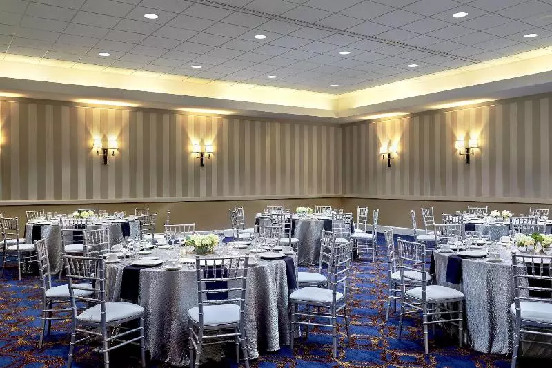 호텔 Sheraton Milwaukee Brookfield