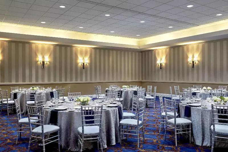 호텔 Sheraton Milwaukee Brookfield