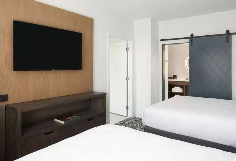 Отель The Chifley Houston, Tapestry Collection By Hilton