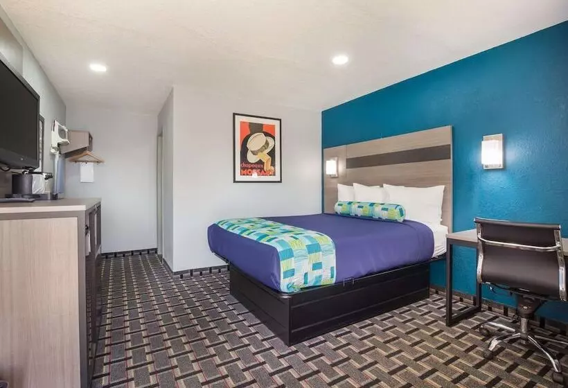 فندق على الطريق Knights Inn And Suites Salem