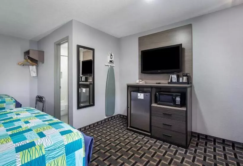 فندق على الطريق Knights Inn And Suites Salem