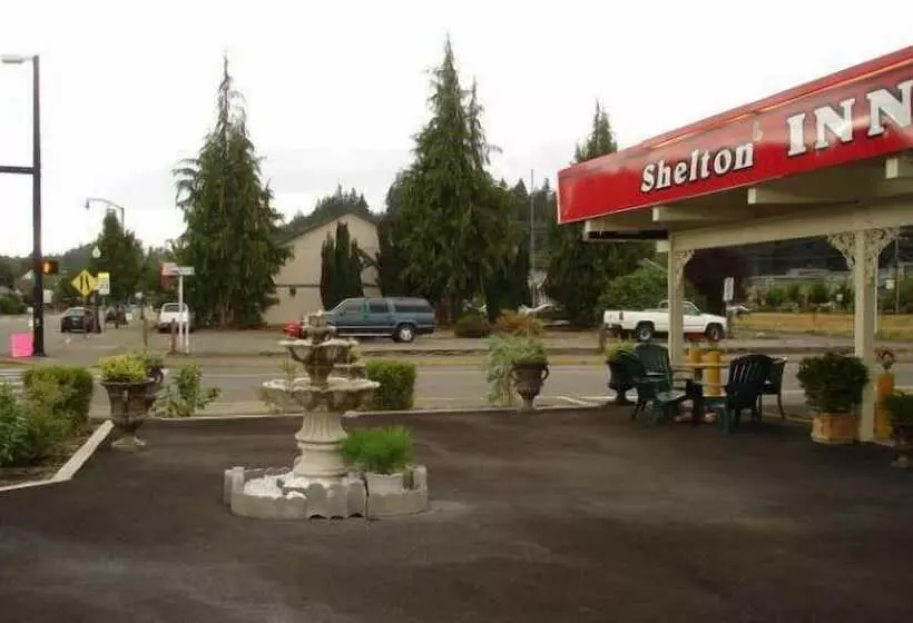 فندق على الطريق Shelton Inn