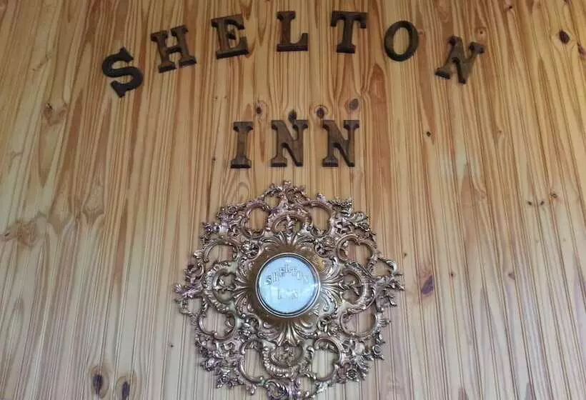 فندق على الطريق Shelton Inn
