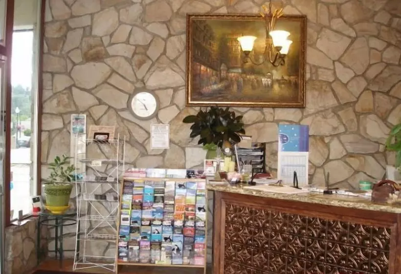 فندق على الطريق Shelton Inn