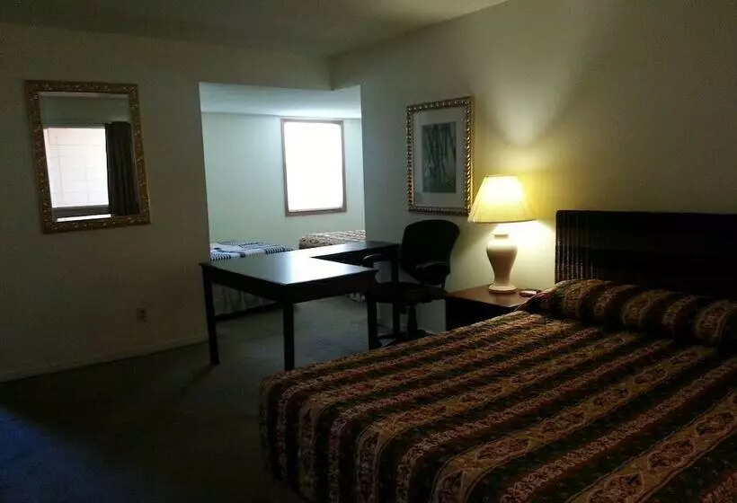 فندق على الطريق Shelton Inn