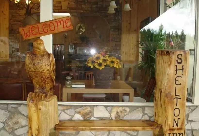 فندق على الطريق Shelton Inn