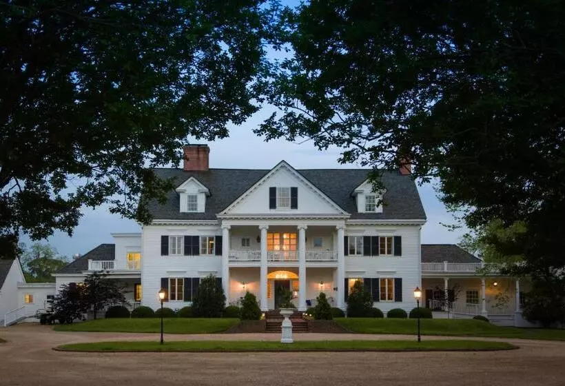 Aamiaismajoitus (B&B) Inn At Warner Hall