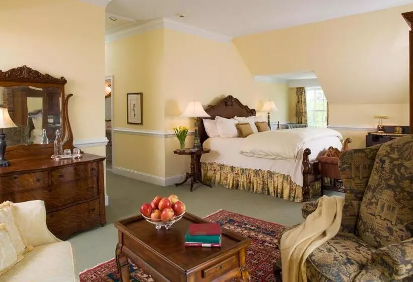 Aamiaismajoitus (B&B) Inn At Warner Hall