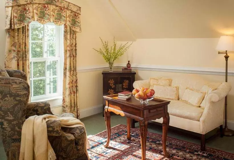 Aamiaismajoitus (B&B) Inn At Warner Hall