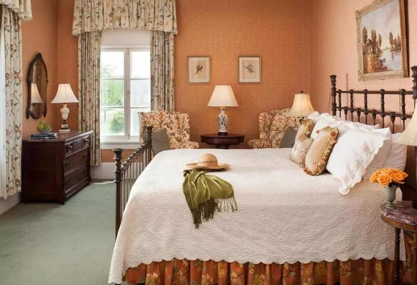 Aamiaismajoitus (B&B) Inn At Warner Hall