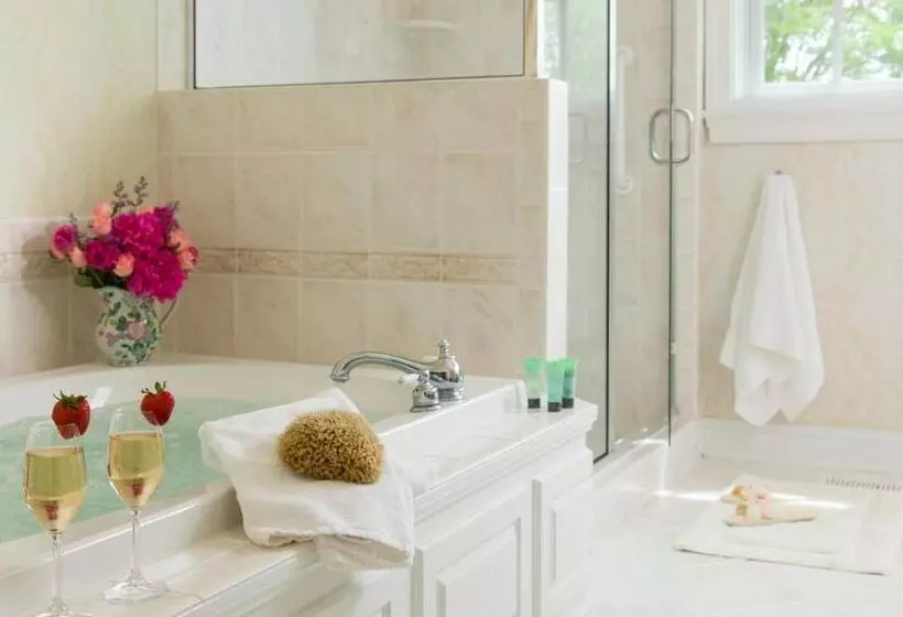 Aamiaismajoitus (B&B) Inn At Warner Hall