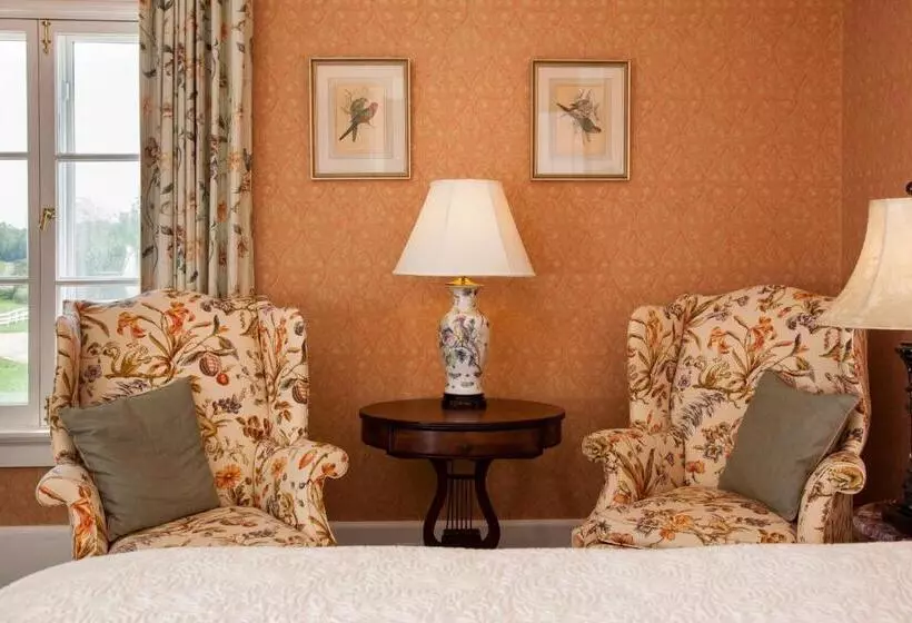 Aamiaismajoitus (B&B) Inn At Warner Hall