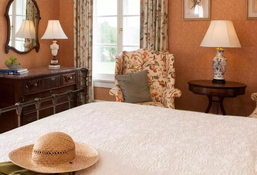 Aamiaismajoitus (B&B) Inn At Warner Hall