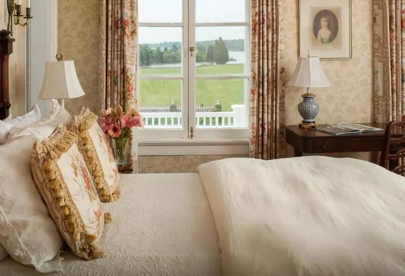 Aamiaismajoitus (B&B) Inn At Warner Hall