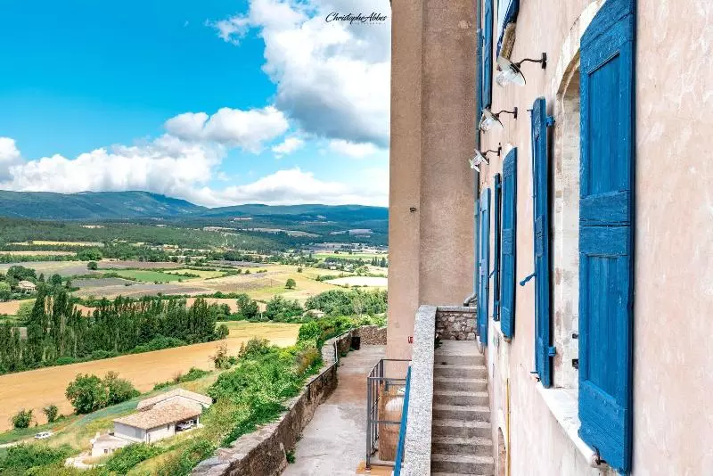 Hotelli Le Nesk Ventoux