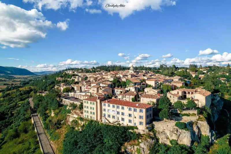 Hotelli Le Nesk Ventoux