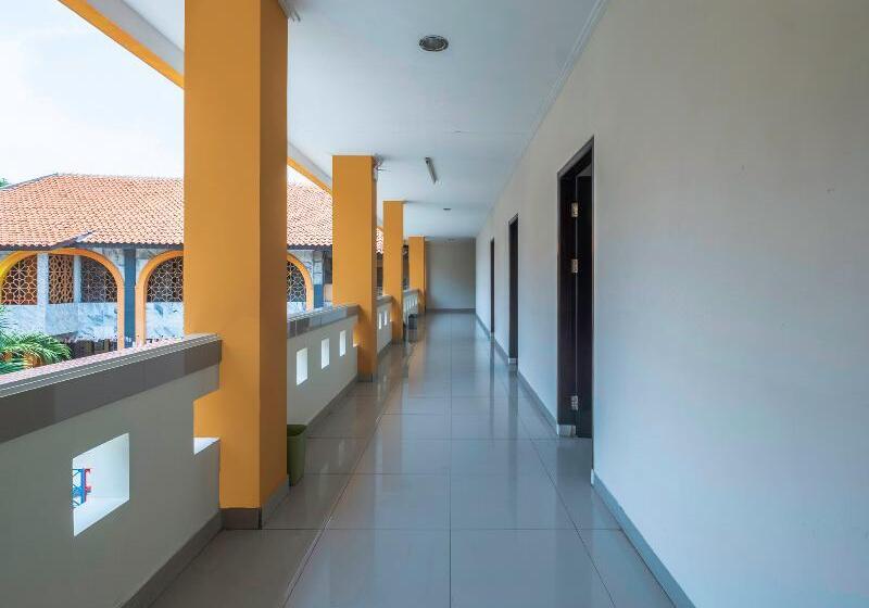 בית מלון כפרי Oyo 2100 At Taqwa Guest House Syariah