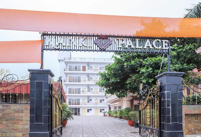 فندق Spot On Nanki Palace