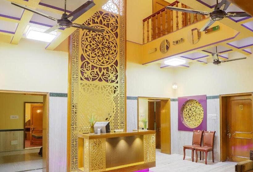 فندق Spot On Nanki Palace