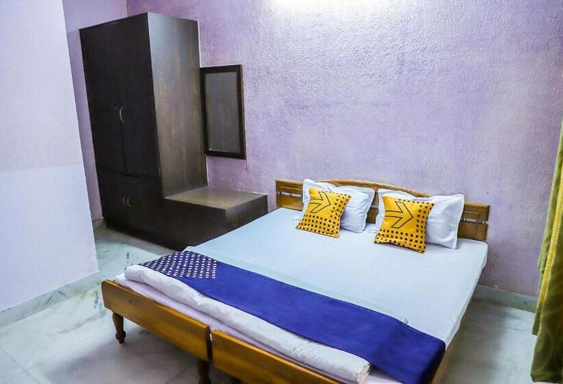 فندق Spot On Nanki Palace