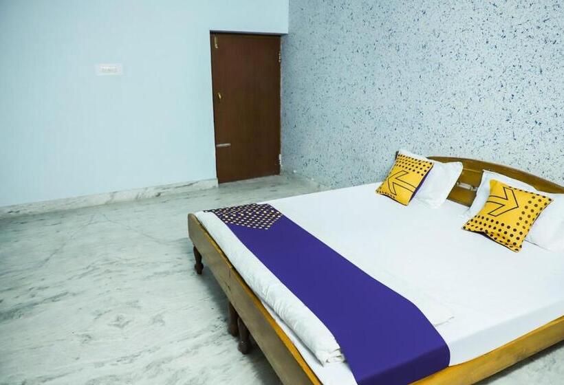 فندق Spot On Nanki Palace