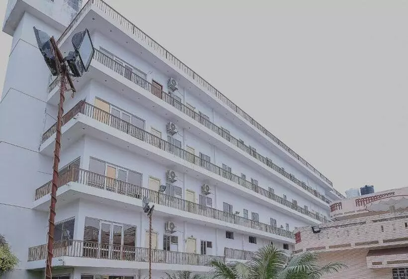 Hotelli Spot On Nanki Palace