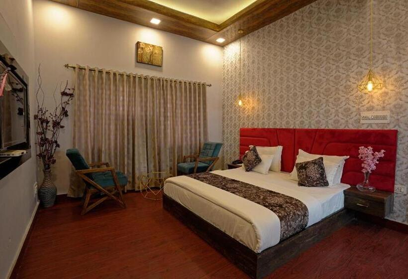 فندق Spot On Nanki Palace